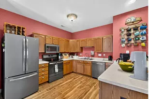 2224 W Vista Bella Dr, Oak Creek, WI 53154 - Photo 3