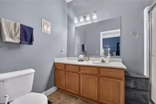 2224 W Vista Bella Dr, Oak Creek, WI 53154 - Photo 13