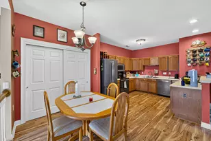2224 W Vista Bella Dr, Oak Creek, WI 53154 - Photo 5