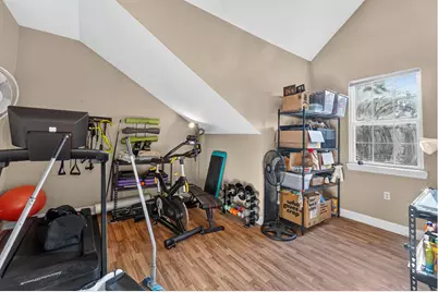 2224  W Vista Bella Dr, Oak Creek, WI 53154 - Photo 11