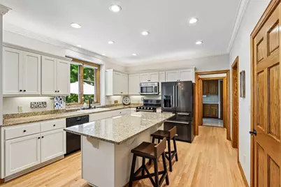 W288N3341  Lost Creek Ct, Delafield, WI 53072 - Photo 15