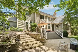 W288N3341 Lost Creek Ct, Delafield, WI 53072 - Photo 3