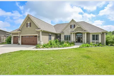 S106W36642  Saddle Ridge Dr, Eagle, WI 53119 - Photo 5