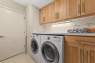 827 E Reservoir Ave, Milwaukee, WI 53212 - Photo 29