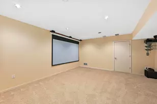 827 E Reservoir Ave, Milwaukee, WI 53212 - Photo 25