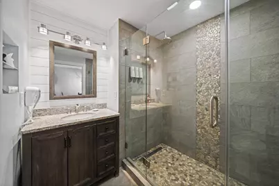 111  Center St #302, Lake Geneva, WI 53147 - Photo 9