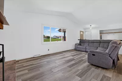 1447  Warwick Way, Racine, WI 53406 - Photo 5