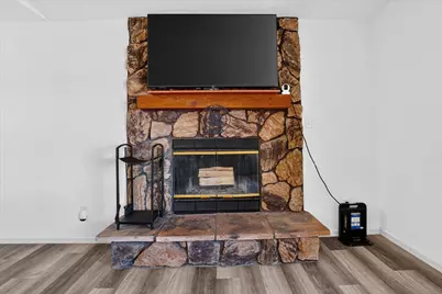 1447  Warwick Way, Racine, WI 53406 - Photo 7