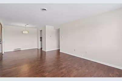10364 W Whitnall Edge Ct #202, Franklin, WI 53132 - Photo 5