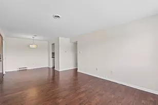 10364 W Whitnall Edge Ct, Franklin, WI 53132 - Photo 5