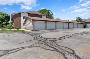 10364 W Whitnall Edge Ct, Franklin, WI 53132 - Photo 19