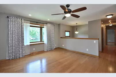 2005  Harris-Highland Dr, Waukesha, WI 53188 - Photo 3