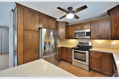 2005  Harris-Highland Dr, Waukesha, WI 53188 - Photo 13