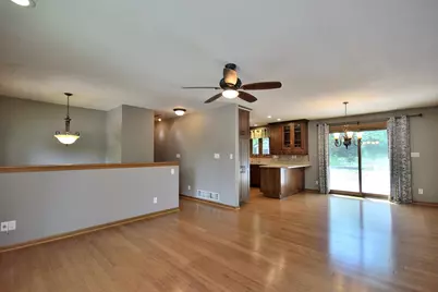 2005  Harris-Highland Dr, Waukesha, WI 53188 - Photo 5