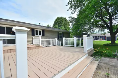 2005  Harris-Highland Dr, Waukesha, WI 53188 - Photo 33