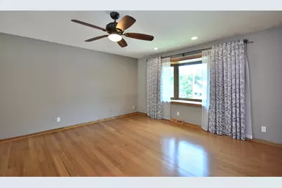 2005  Harris-Highland Dr, Waukesha, WI 53188 - Photo 7