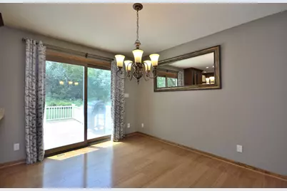 2005  Harris-Highland Dr, Waukesha, WI 53188 - Photo 9