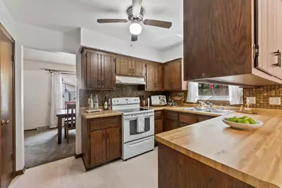 N76W14597  North Point Dr, Menomonee Falls, WI 53051 - Photo 9