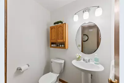 N76W14597  North Point Dr, Menomonee Falls, WI 53051 - Photo 17