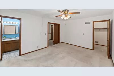 N76W14597  North Point Dr, Menomonee Falls, WI 53051 - Photo 23