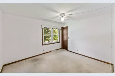 N76W14597  North Point Dr, Menomonee Falls, WI 53051 - Photo 25