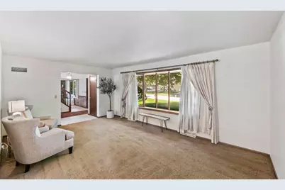 N76W14597  North Point Dr, Menomonee Falls, WI 53051 - Photo 15