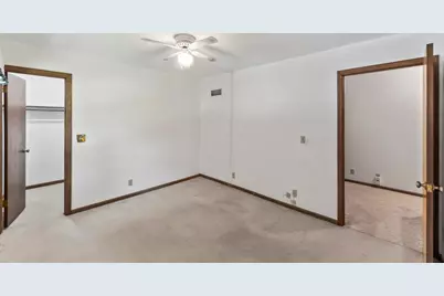 N76W14597  North Point Dr, Menomonee Falls, WI 53051 - Photo 27
