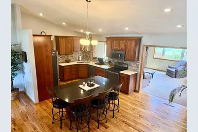 1035  Laager Ln, Oshkosh, WI 54902 - Photo 9