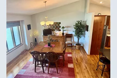 1035  Laager Ln, Oshkosh, WI 54902 - Photo 7