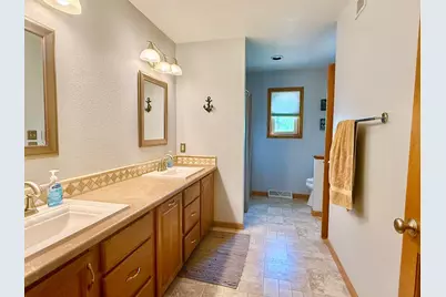 1035  Laager Ln, Oshkosh, WI 54902 - Photo 27