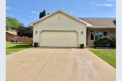 1035  Laager Ln, Oshkosh, WI 54902 - Photo 3
