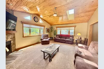 1035  Laager Ln, Oshkosh, WI 54902 - Photo 17