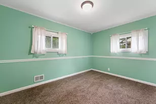 4366 S 72nd St, Greenfield, WI 53220 - Photo 17