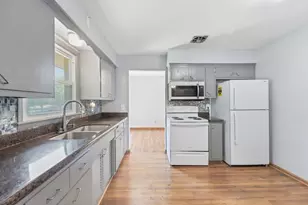 11801 W Appleton Ave, Milwaukee, WI 53224 - Photo 9
