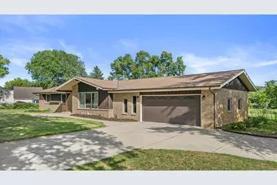 S93W22525  Henneberry Ave, Vernon, WI 53103 - Photo 3