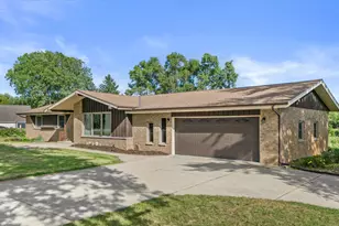 S93W22525 Henneberry Ave, Vernon, WI 53103 - Photo 3