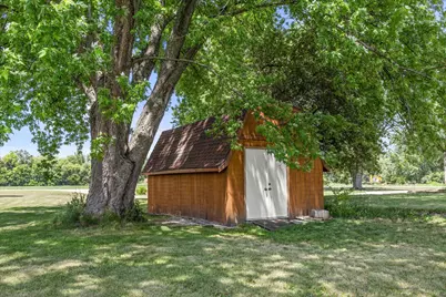 S93W22525  Henneberry Ave, Vernon, WI 53103 - Photo 41
