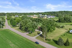 S93W22525 Henneberry Ave, Vernon, WI 53103 - Photo 35