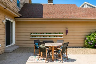 3822 S Centennial Cir, Milwaukee, WI 53221 - Photo 29
