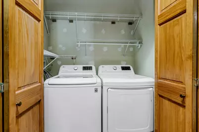 3822 S Centennial Cir, Milwaukee, WI 53221 - Photo 11