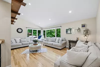 795 W Monrovia Ave, Glendale, WI 53217 - Photo 5