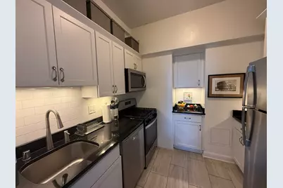 925 E Wells St #822, Milwaukee, WI 53202 - Photo 9