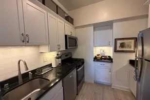 925 E Wells St, Milwaukee, WI 53202 - Photo 9