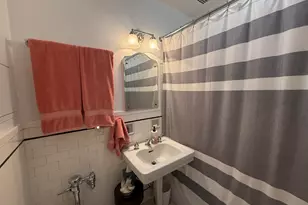 925 E Wells St, Milwaukee, WI 53202 - Photo 15