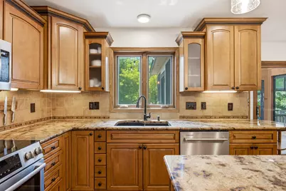 1990  Kettle Side Ct, Richfield, WI 53076 - Photo 9