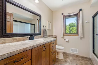 1990  Kettle Side Ct, Richfield, WI 53076 - Photo 21
