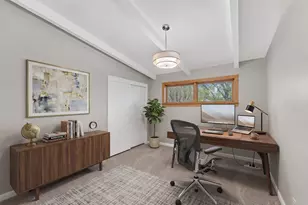 807 E Wahner Pl, Bayside, WI 53217 - Photo 23