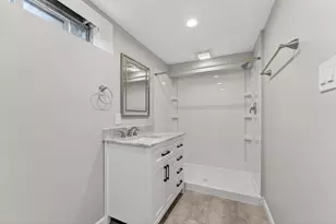 807 E Wahner Pl, Bayside, WI 53217 - Photo 29
