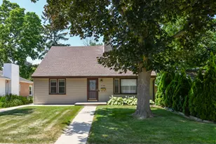 5769 N River Forest Dr, Glendale, WI 53209 - Photo 39