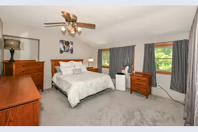 5769 N River Forest Dr, Glendale, WI 53209 - Photo 25